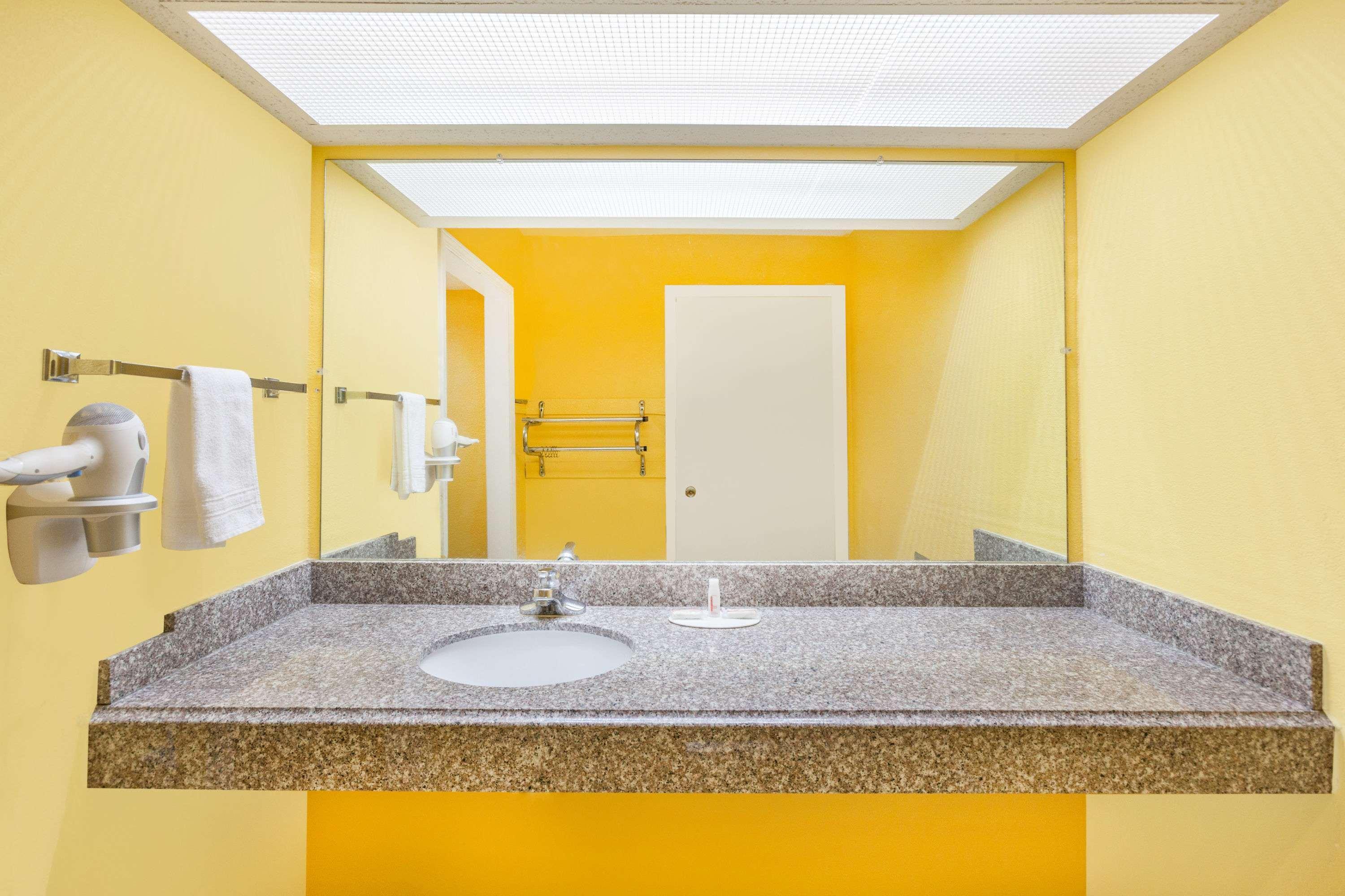 Days Inn Джэксонвилл Экстерьер фото